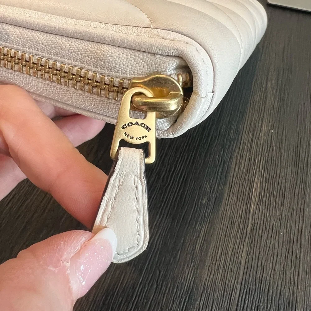 Coach Accordion Zip Wallet with Pillow Quilting